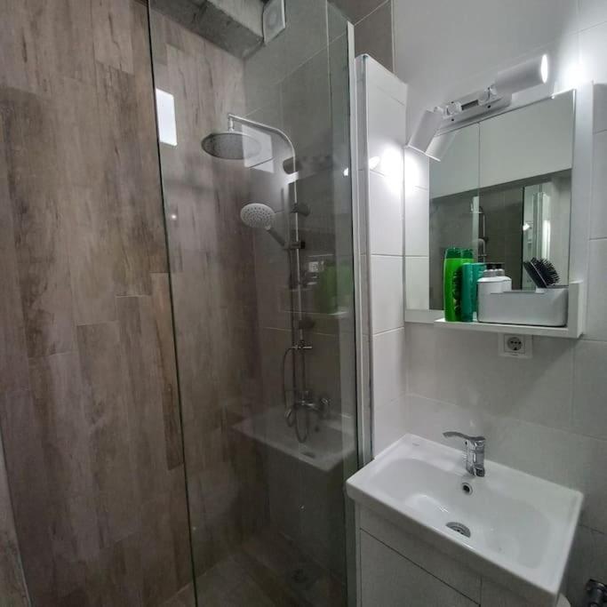 Lovely 1- Bedroom Condo Close To Downtown Scopia Exterior foto